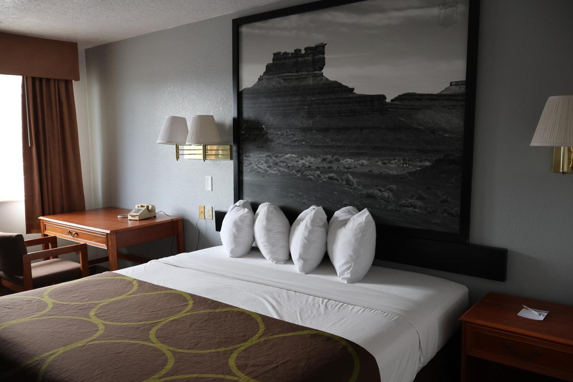 ซูเปอร์ 8 บาย วินด์แฮม ไพรซ์ Motel ภายนอก รูปภาพ